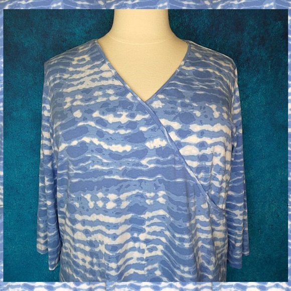 Ruby Rd. Blue White Three Quarter Sleeve Top - Picture 3 of 8